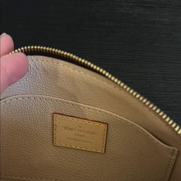 Louis Vuitton Cosmetic Pouch Small - Picture 7 of 7
